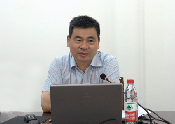 朱爱胜书记做专题讲座